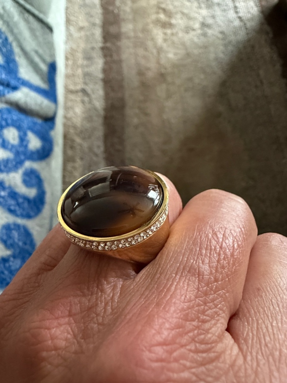 Vintage inspired Michael Kors Gold Tone & Tortoise Cocktail Ring - Picture 11 of 11